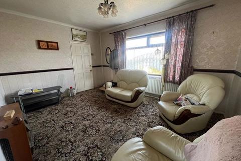 3 bedroom semi-detached house for sale, Trent Road, Oldham OL2