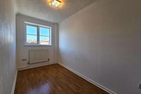 2 bedroom semi-detached house to rent, Jordans Way, Gloucester