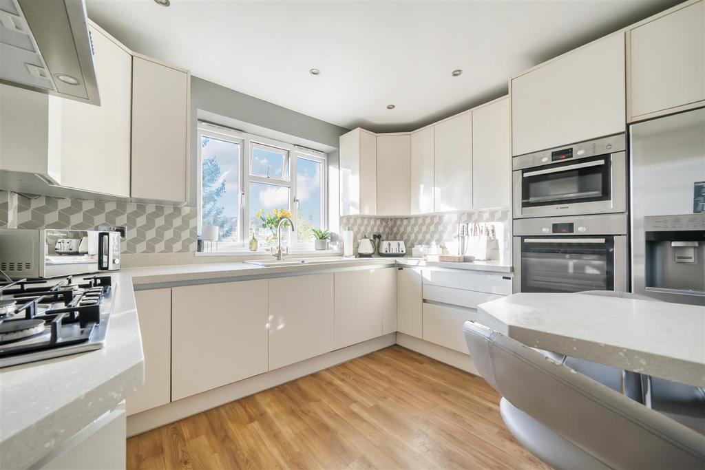 Kitchen: