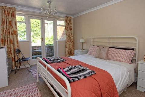 6 Milton Fields, Chalfont St Giles, HP8 4ER