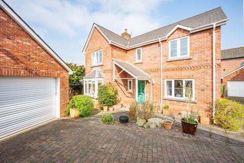 6 Chapel Close, Raglan, Usk, NP15 2EW