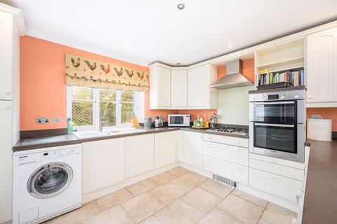6 Chapel Close, Raglan, Usk, NP15 2EW