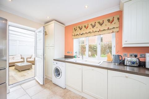 6 Chapel Close, Raglan, Usk, NP15 2EW