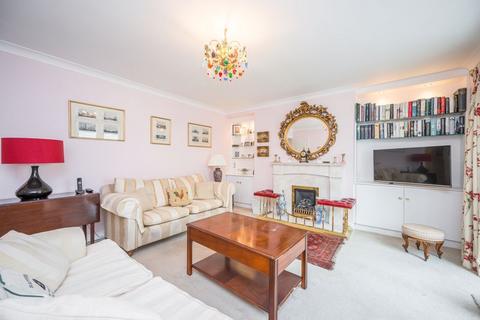 6 Chapel Close, Raglan, Usk, NP15 2EW