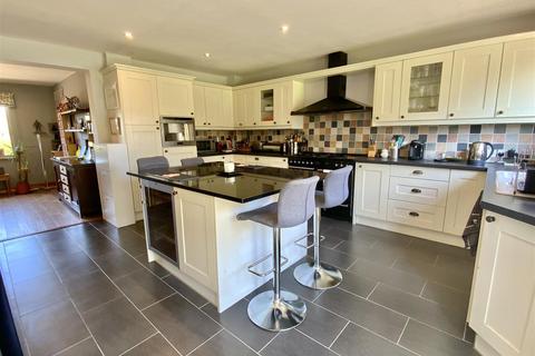 10 Church Close, Wicken, Milton Keynes, MK19 6BW