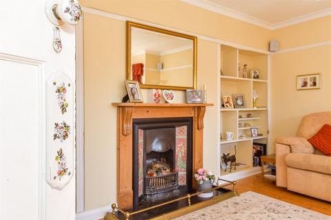 3 bedroom chalet for sale, Robins Drive, Bognor Regis, West Sussex