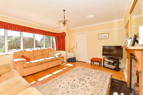 3 bedroom chalet for sale, Robins Drive, Bognor Regis, West Sussex