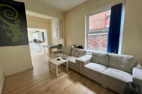 5 bedroom terraced house to rent, Whitby Road, Fallowfield, Manchester, M14 6QH