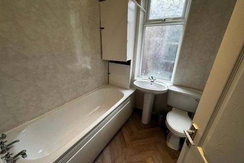 5 bedroom terraced house to rent, Richmond Road, Fallowfield, Manchester, M14 6YW