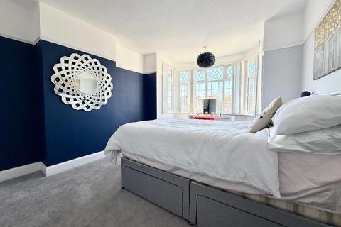 3 bedroom semi-detached house for sale, Barton Road, Luton, Bedfordshire, LU3 2BE