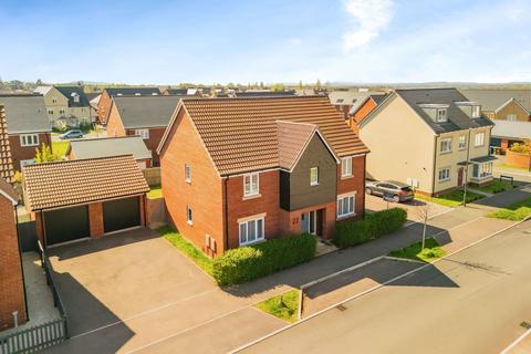 22 Barleyfields Avenue, Bishops Cleeve, Cheltenham, GL52 8FL