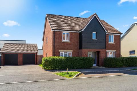 22 Barleyfields Avenue, Bishops Cleeve, Cheltenham, GL52 8FL