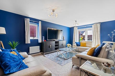 22 Barleyfields Avenue, Bishops Cleeve, Cheltenham, GL52 8FL