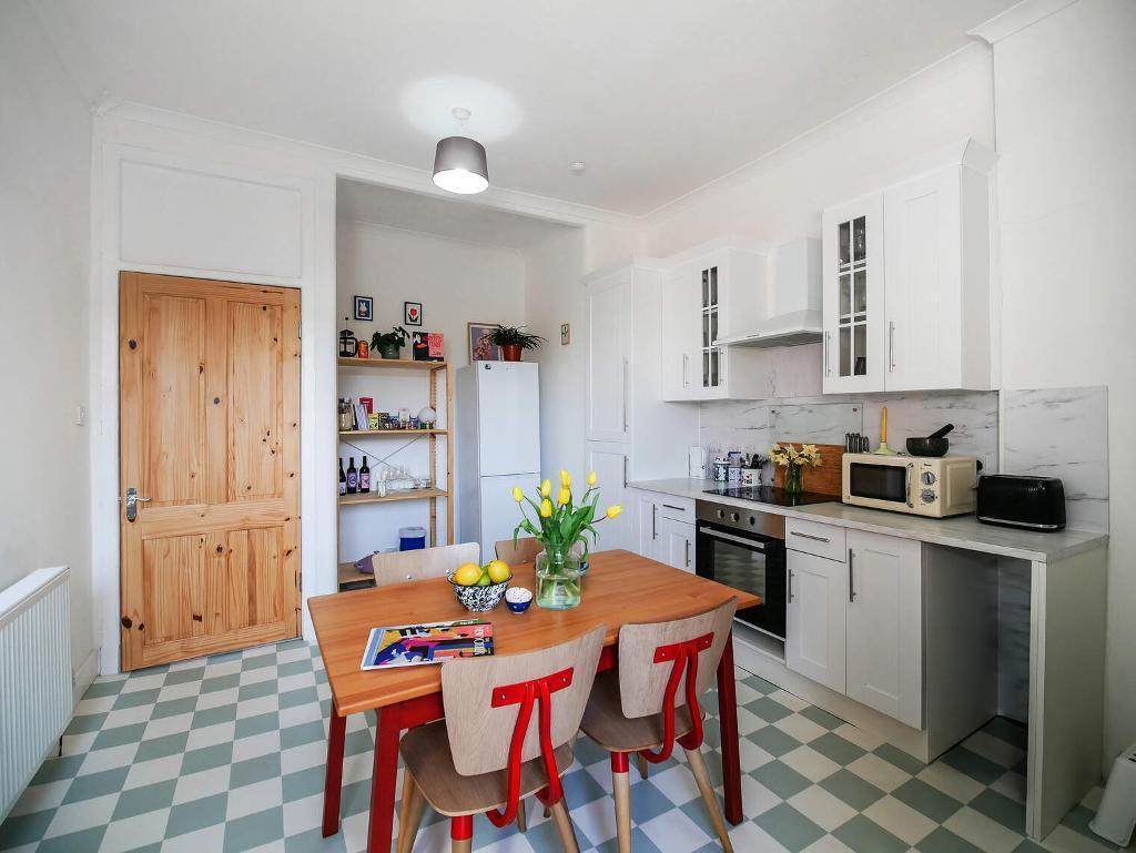 Breakfasting Kitchen