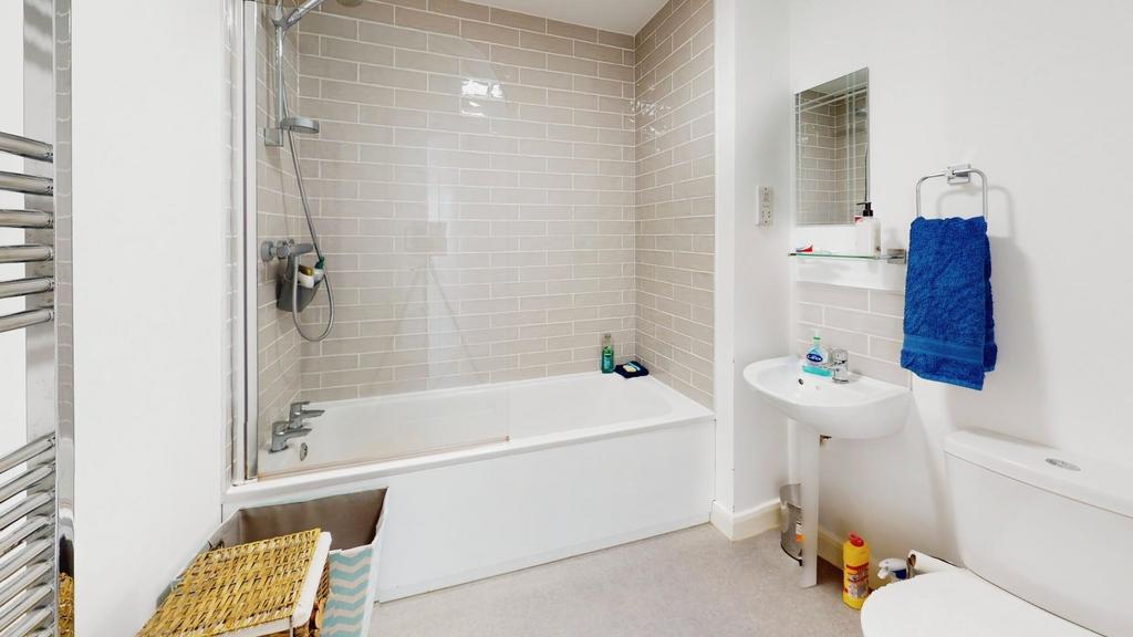 3b08691e-Hepworth-Way-Bathroom.jpg