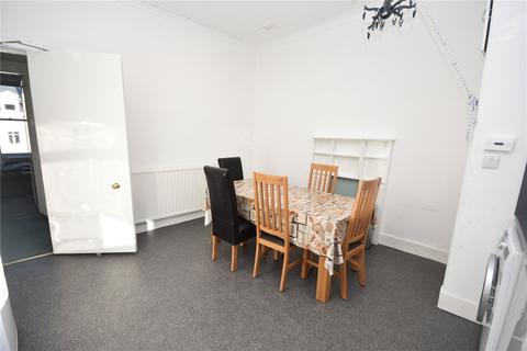4 bedroom flat to rent, Fountainhall Road, First Floor Flat, West End, Aberdeen, AB15