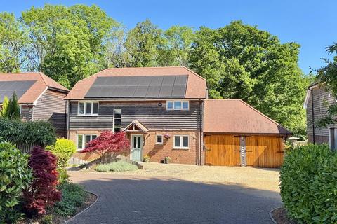 4 bedroom detached house for sale, Main Road, Sandleheath Fordingbridge, Hampshire, SP6