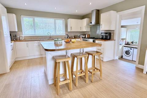 6 bedroom detached house for sale, Struan Court, Ashley Heath, BH24