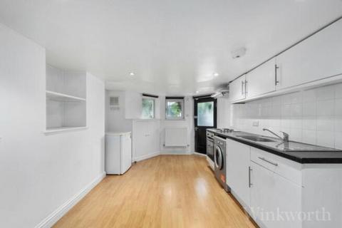 House to rent, Waller Road, London SE14
