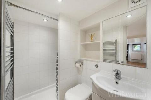 House to rent, Waller Road, London SE14
