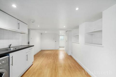 House to rent, Waller Road, London SE14