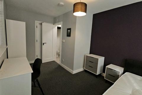 undefined, Park Street (En-Suite rooms Bills inc), Swinton M27