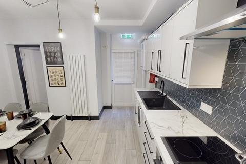 undefined, Park Street (En-Suite rooms Bills inc), Swinton M27