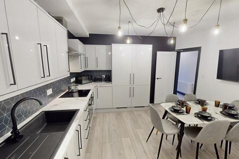 undefined, Park Street (En-Suite rooms Bills inc), Swinton M27