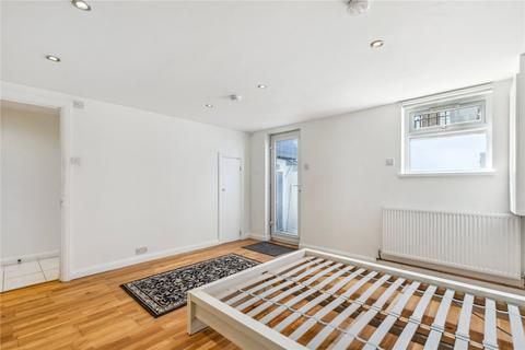 1 bedroom apartment to rent, Trinity Road, SW17