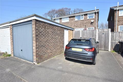 3 bedroom semi-detached house for sale, Croftside Close, Leeds