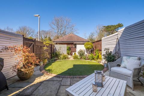 17 Metcalfe Avenue, Carshalton, SM5 4AW