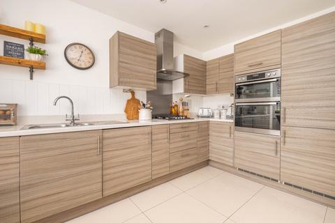 17 Metcalfe Avenue, Carshalton, SM5 4AW