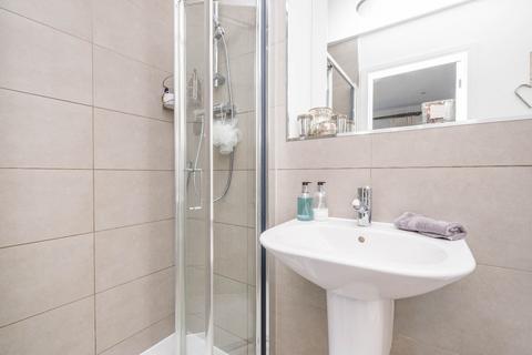 17 Metcalfe Avenue, Carshalton, SM5 4AW