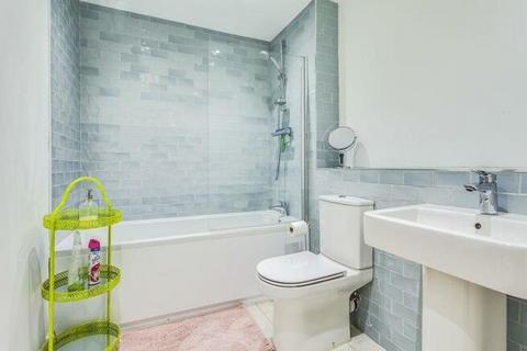 1 bedroom apartment to rent, Beck View Way, Shipley BD18