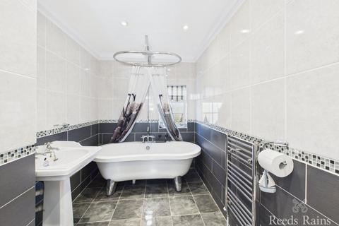 3 bedroom end of terrace house for sale, Main Road, Hull HU11