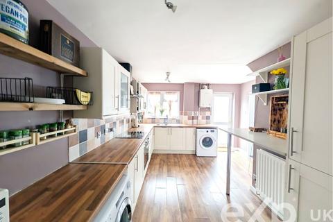 45 Bligh Way, Strood, Rochester, ME2 2XD