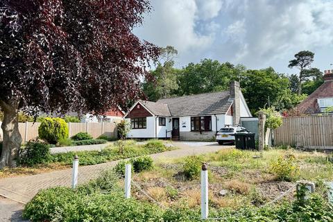 Strode Gardens, St. Ives , BH24 2LF