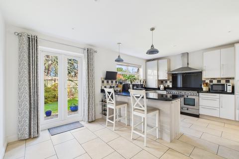14 Badgers Brook, Leighton Buzzard, LU7 3HB