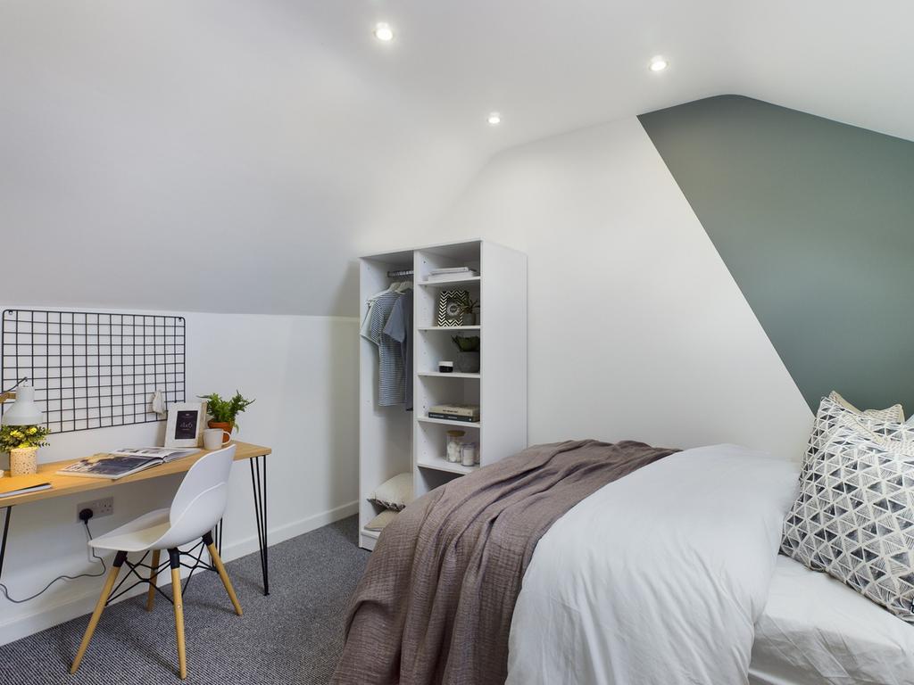 A bright and stylish double bedroom perfect for...