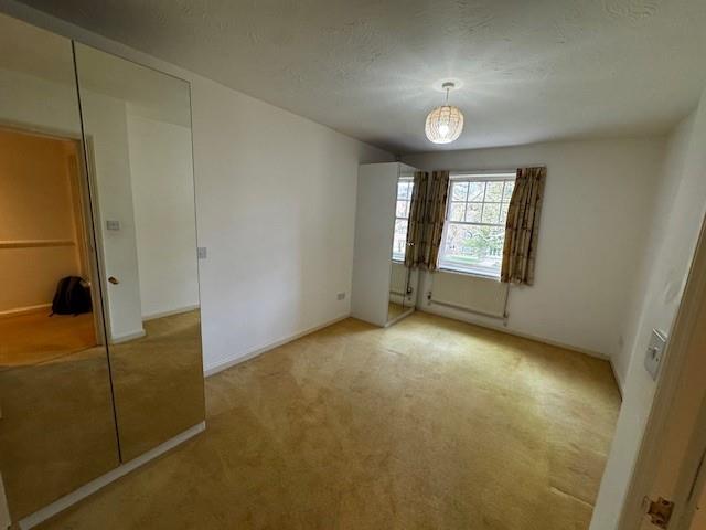 Bedroom 1.jpg