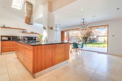 5 bedroom detached house for sale, The Broadway, Thorpe Bay SS1