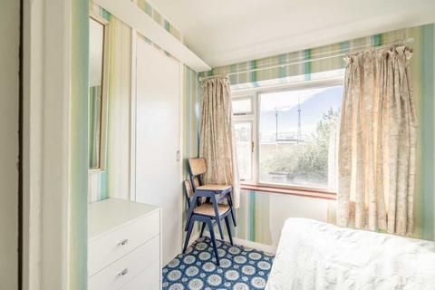 37 Pemberton Road, Slough, SL2 2JQ
