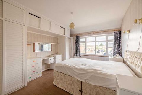 37 Pemberton Road, Slough, SL2 2JQ
