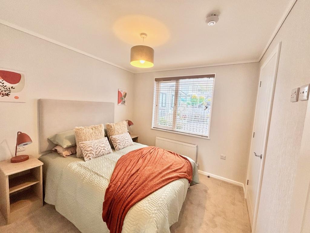 Ladstone bedroom 2