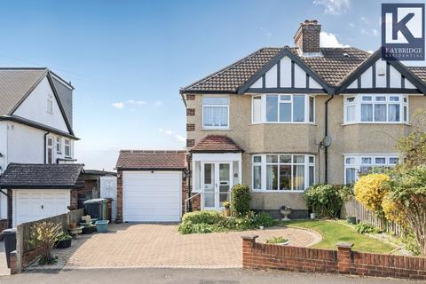25 Walsingham Gardens, Epsom, KT19 0LS