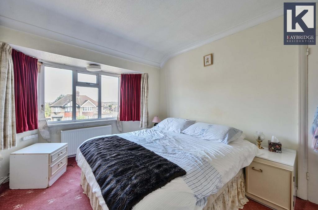 Walsingham Gardens, KT19 0 LS