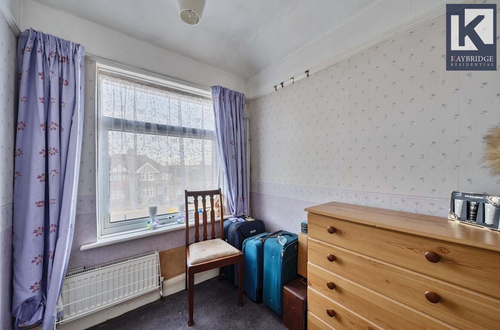 Walsingham Gardens, KT19 0 LS