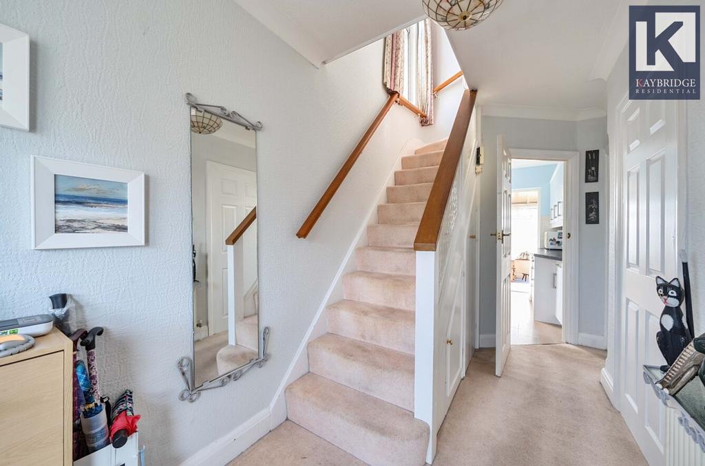 Walsingham Gardens, KT19 0 LS