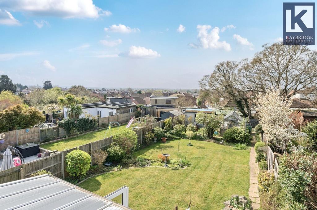 Walsingham Gardens, KT19 0 LS