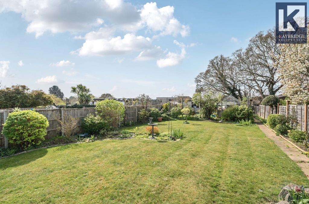 Walsingham Gardens, KT19 0 LS